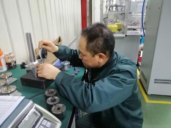 浙江嘉兴嘉西贝拉科技有限公司，使用直流变频贴片转子生产线场景